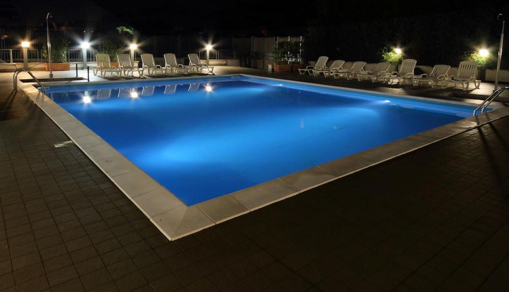 Hotel Capannelle Roma Exteriér fotografie